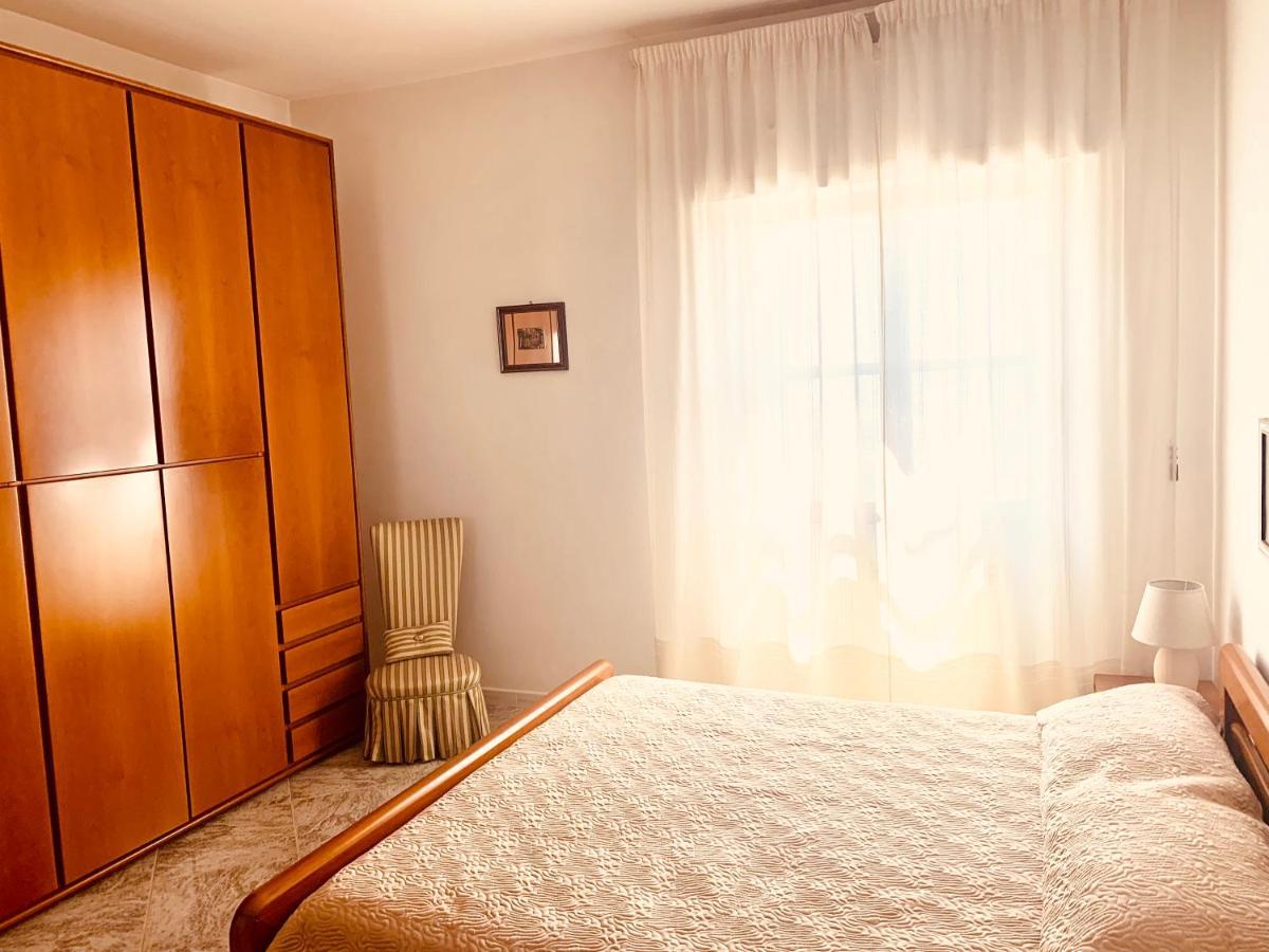 Via Solaro, Appartamento In Pieno Centro Formia Bagian luar foto