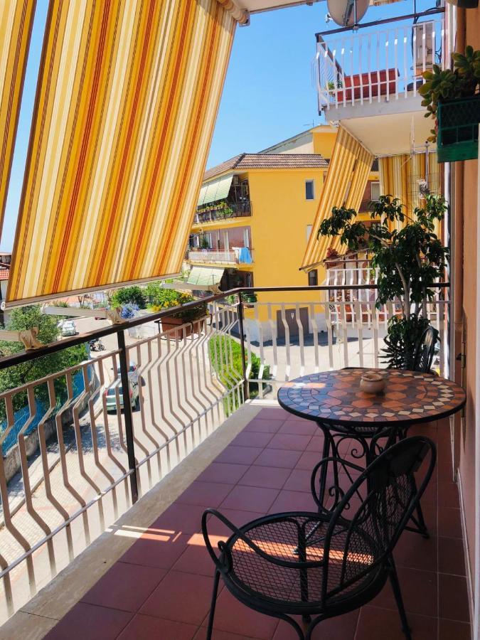 Via Solaro, Appartamento In Pieno Centro Formia Bagian luar foto