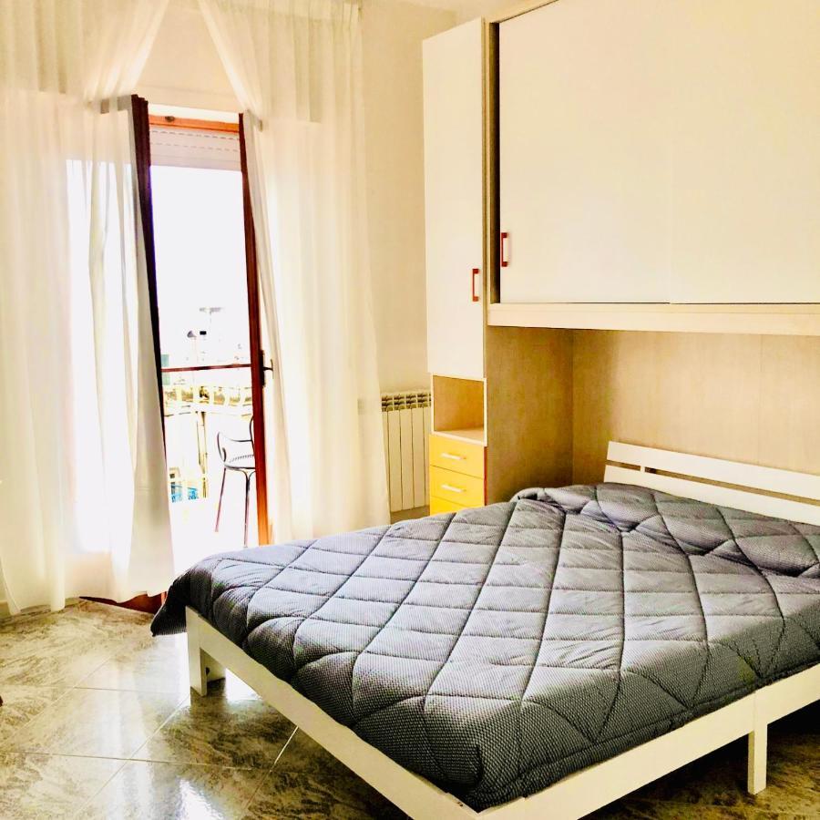 Via Solaro, Appartamento In Pieno Centro Formia Bagian luar foto